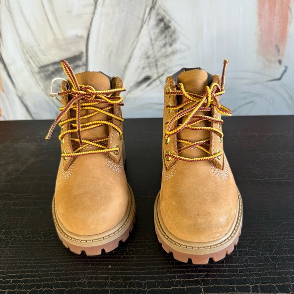 Timberland Tan and Brown Boots with Chunky Sole size 7 - Picture 2 of 9